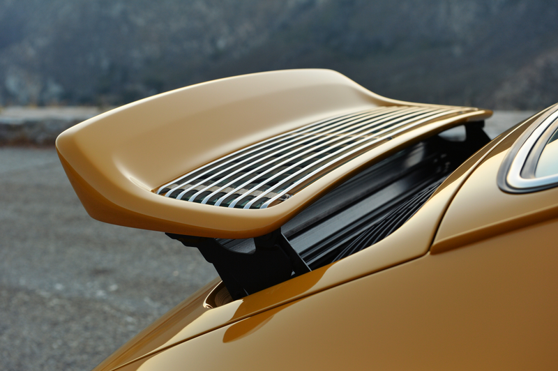 Illustration for article titled Drool All Over Yourselves At This Fantastically Orange 911 Reimagined By Singer